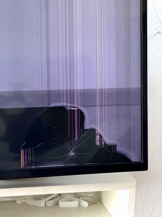 TV Philips 43” 4K Smart TV averiada – para reparar