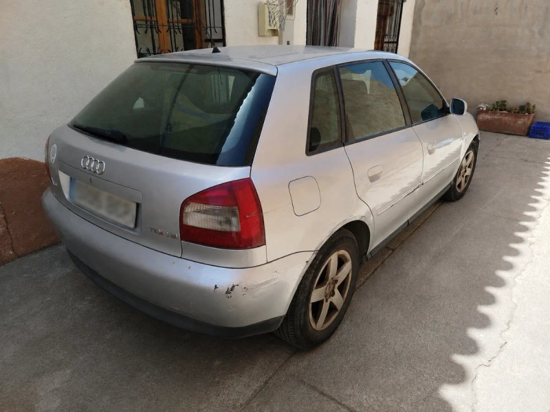 Audi A3 2001 - foto 1