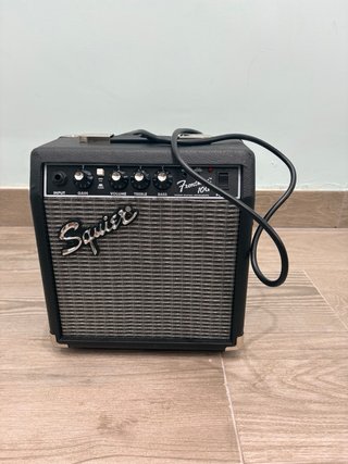 Set Guitarra Eléctrica Squier Stratocaster