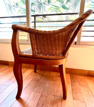 4 sillas ratán y madera