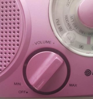 Radio Roadstar rosa vintage