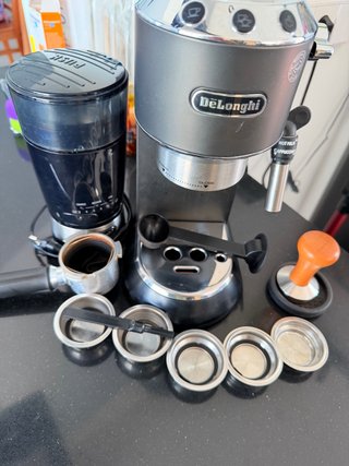 Cafetera DeLonghi Dedica + Molinillo + filtros