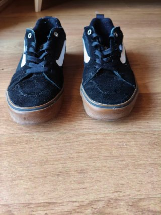 Zapatillas Vans Negras y Marrones