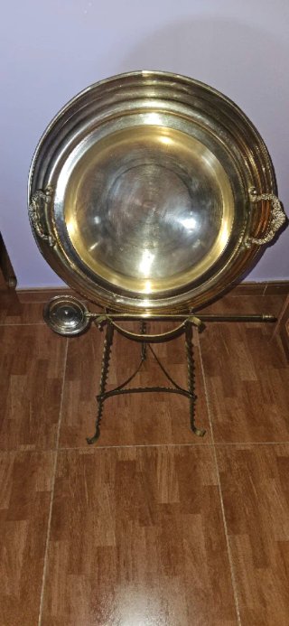 BRASERO ANTIGUO CON SOPORTE