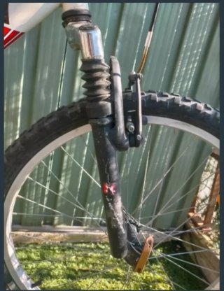 Bicicleta 24' Decathlon para reparar
