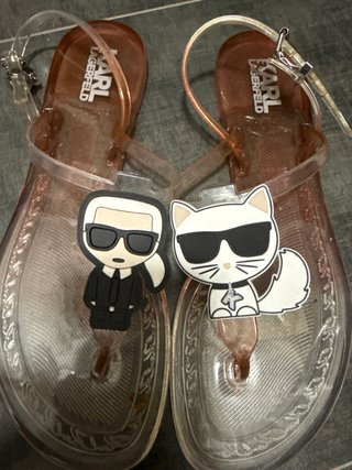 Sandalias Karl Lagerfeld con Choupette y Karl