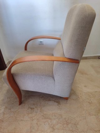 2 Butacas de tela y madera