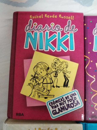 Libros juveniles "Diario de Nikki"