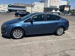 Opel Astra 2012