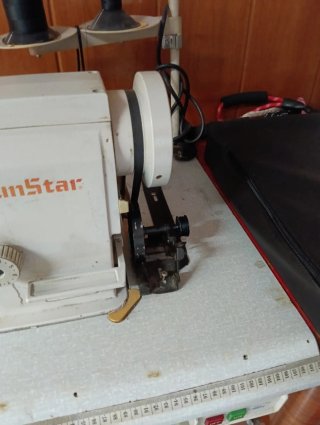 Máquina de coser industrial SunStar doble arrastre