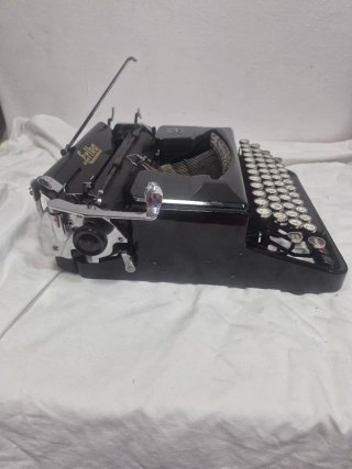 Máquina de escribir Erika vintage