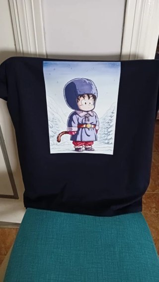 Camiseta Negra Dibujo Anime Niño Invierno