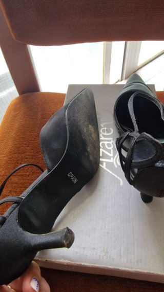Zapatos de tacón negros