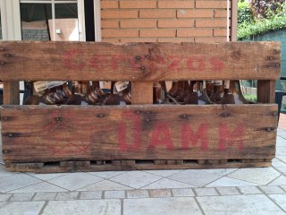 Caja Antigua Estrella Damm Completa