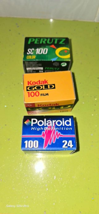 Lote 3 carretes fotografía: Kodak, Perutz, Polaroi