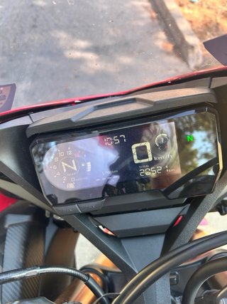 Honda CBR650R Roja - Moto Deportiva