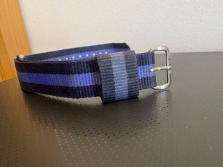 Correa Daniel Wellington azul oscuro y eléctrico