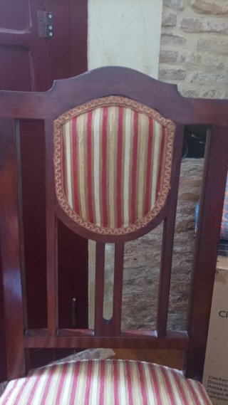 Sillas de comedor de madera y tela