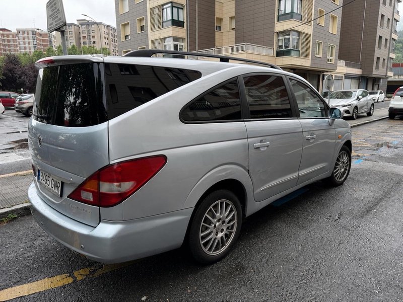 SsangYong Rodius 145 mil km - foto 1