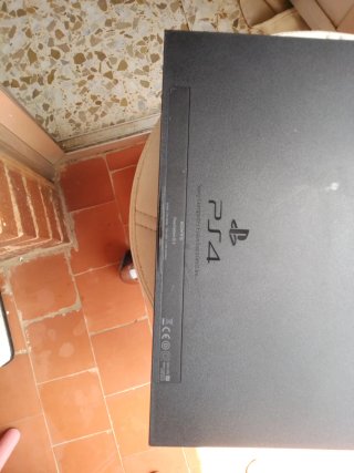 PS4 FAT 500GB + mando + HDMI – Revisada.