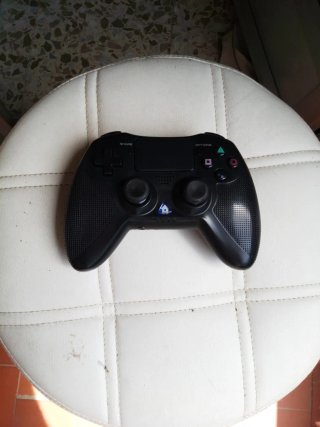 PS4 FAT 500GB + mando + HDMI – Revisada.