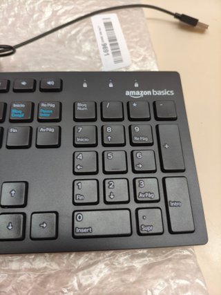 Tastiera con cavo USB Amazon Basics, spagnolo, nero opaco