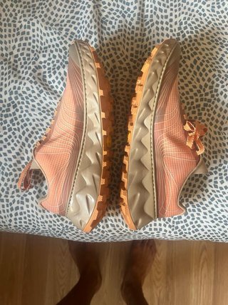 Zapatillas trail Nnormal Tomir 2.0 T41 Nuevas