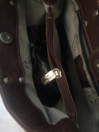Bolso de piel marrón