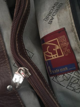 Bolso de piel marrón