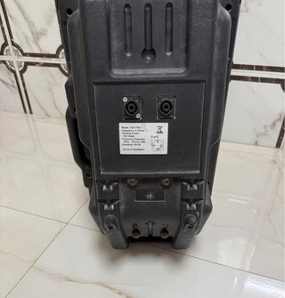 Altavoz con trípode