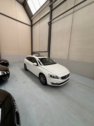Volvo V60 D6 2016 AWD 285CV Diesel+Electro GARANT