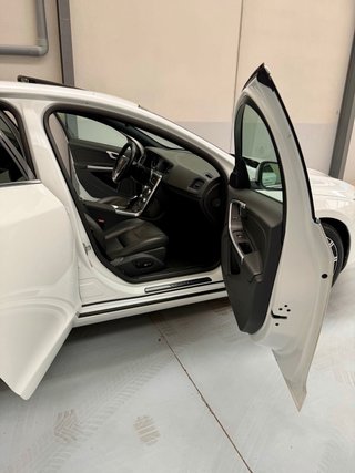 Volvo V60 D6 2016 AWD 285CV Diesel+Electro GARANT