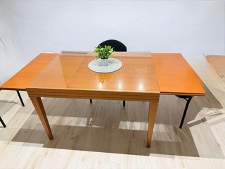 Mesa madera extensible con ropa camilla y cristal