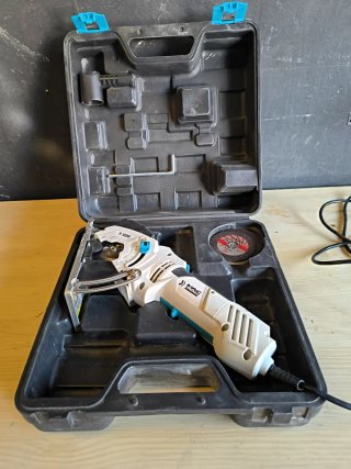 Mini sierra circular Mac Allister 500W