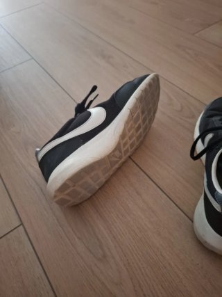 Zapatillas Nike Negras y Blancas