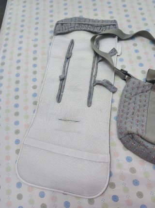 Bolso y colchoneta para carrito de bebé