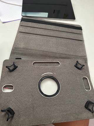 Custodia per tablet con design di auto sportiva
