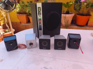 Conjunto Altavoces LG y Sony Negros