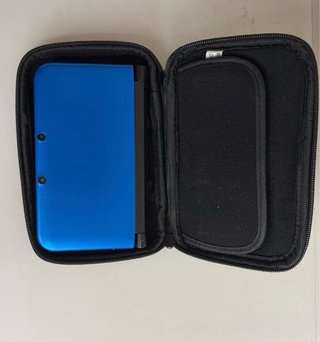 Nintendo 3DS XL blu e nera