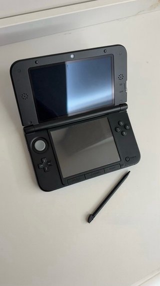 Nintendo 3DS XL blu e nera