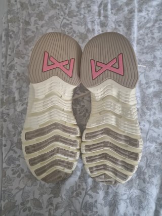 Zapatillas Beige/rosa nuevas
