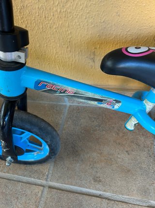 Bicicleta de equilibrio azul para niñ@