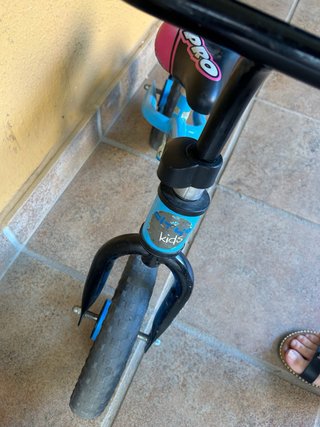 Bicicleta de equilibrio azul para niñ@