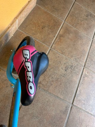 Bicicleta de equilibrio azul para niñ@