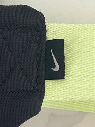 Riñonera Nike Negra y Verde Neón