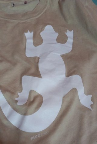Maglietta beige con stampa bianca