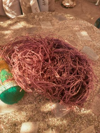 Malla antipájaros y cordeles para huerto