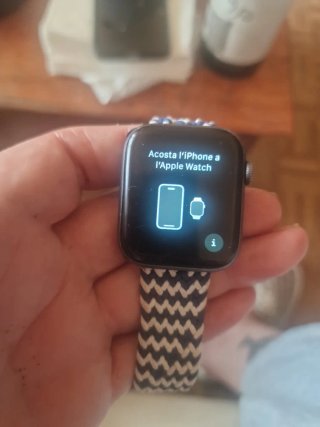Apple Watch Series 4 Space Gray con cargador