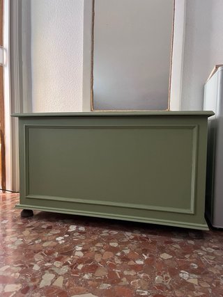 Baúl de madera maciza verde