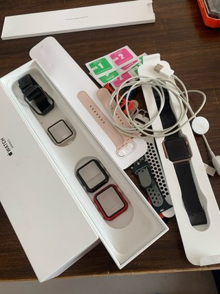 Apple Watch Series 3 con correas